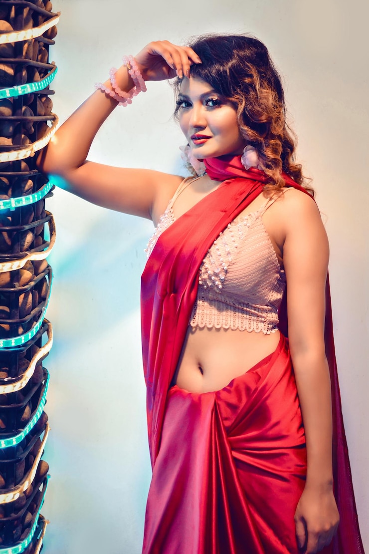 beautiful-sexy-girl-wearing-red-silk-slip-saree-looking-camera_786444-326