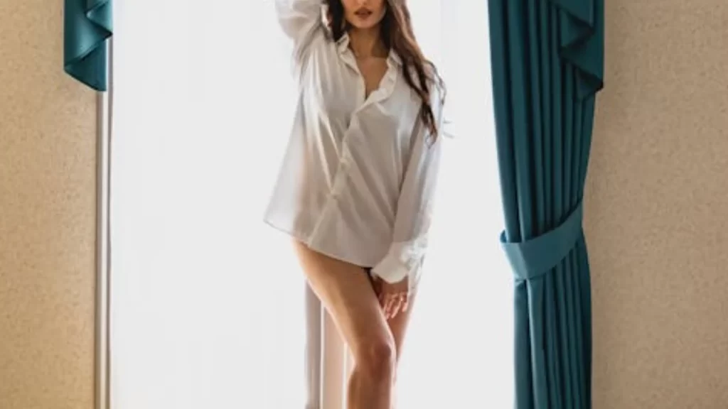 Escort service in Delhi